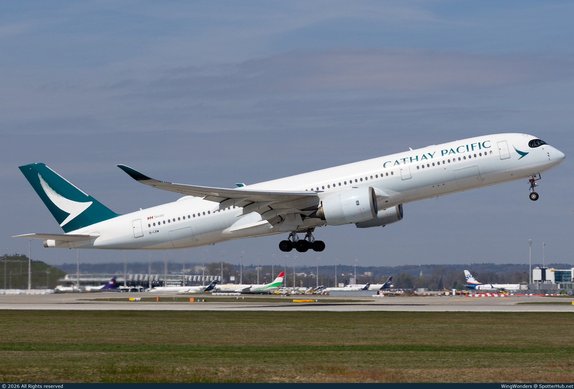 Photo of B-LRM - Airbus A350-941 operated by Cathay Pacific Airways