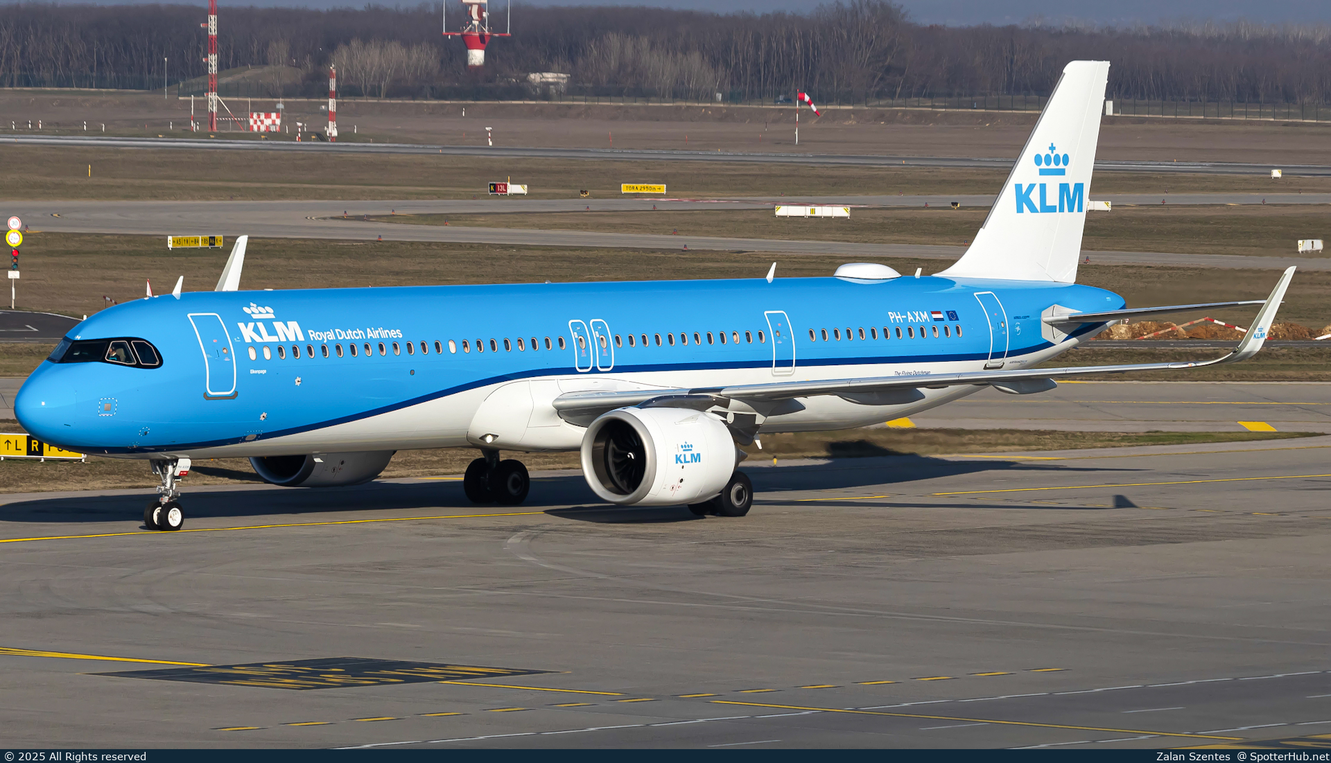 Photo of PH-AXM - Airbus A321-252NX operated by KLM Royal Dutch Airlines