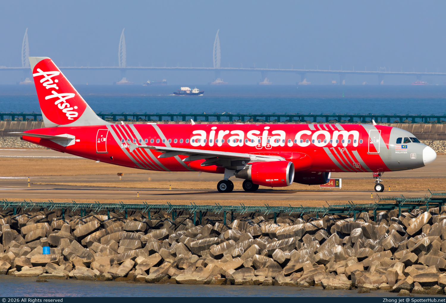 Photo of 9M-DAG - Airbus A320-216 operated by AirAsia