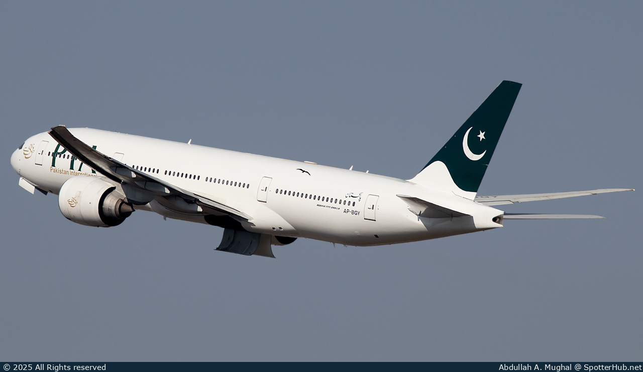 Photo of AP-BGY - Boeing 777-240(LR) operated by PIA Pakistan International Airlines