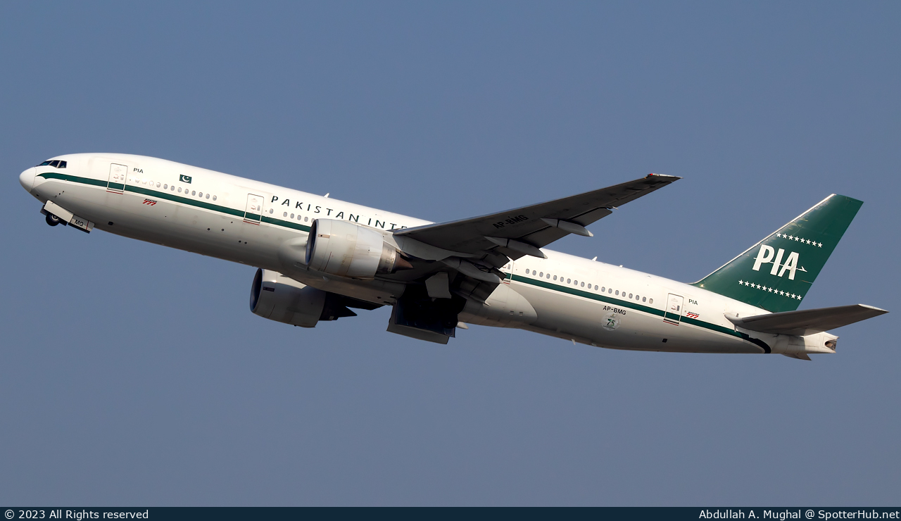 Photo of AP-BMG - Boeing 777-2Q8(ER) operated by PIA Pakistan International Airlines