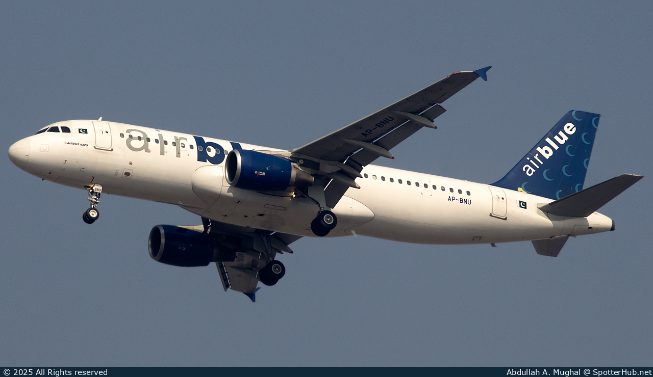 Photo of AP-BNU - Airbus A320-214 operated by Airblue