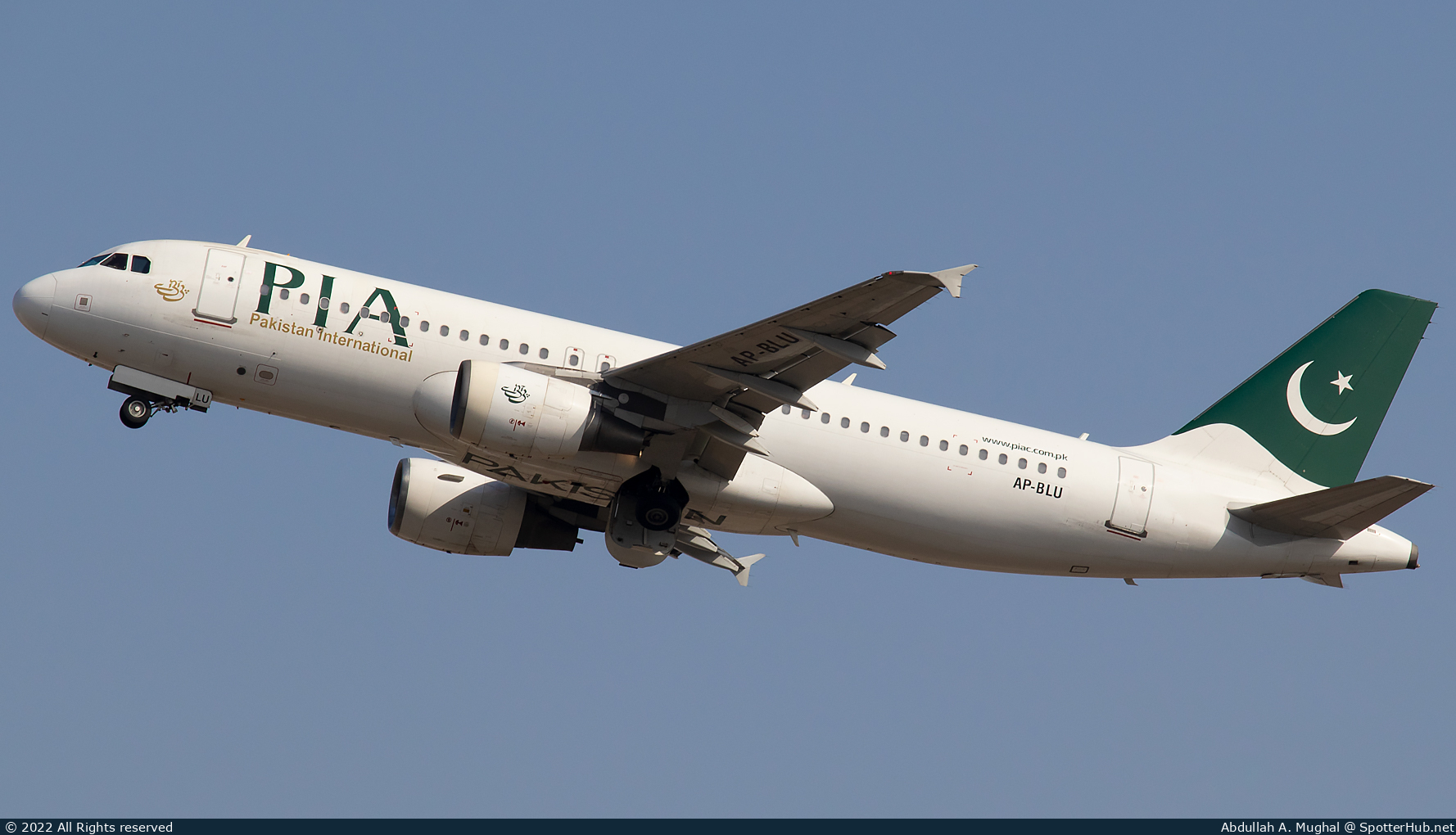Photo of AP-BLU - Airbus A320-214 operated by PIA Pakistan International Airlines