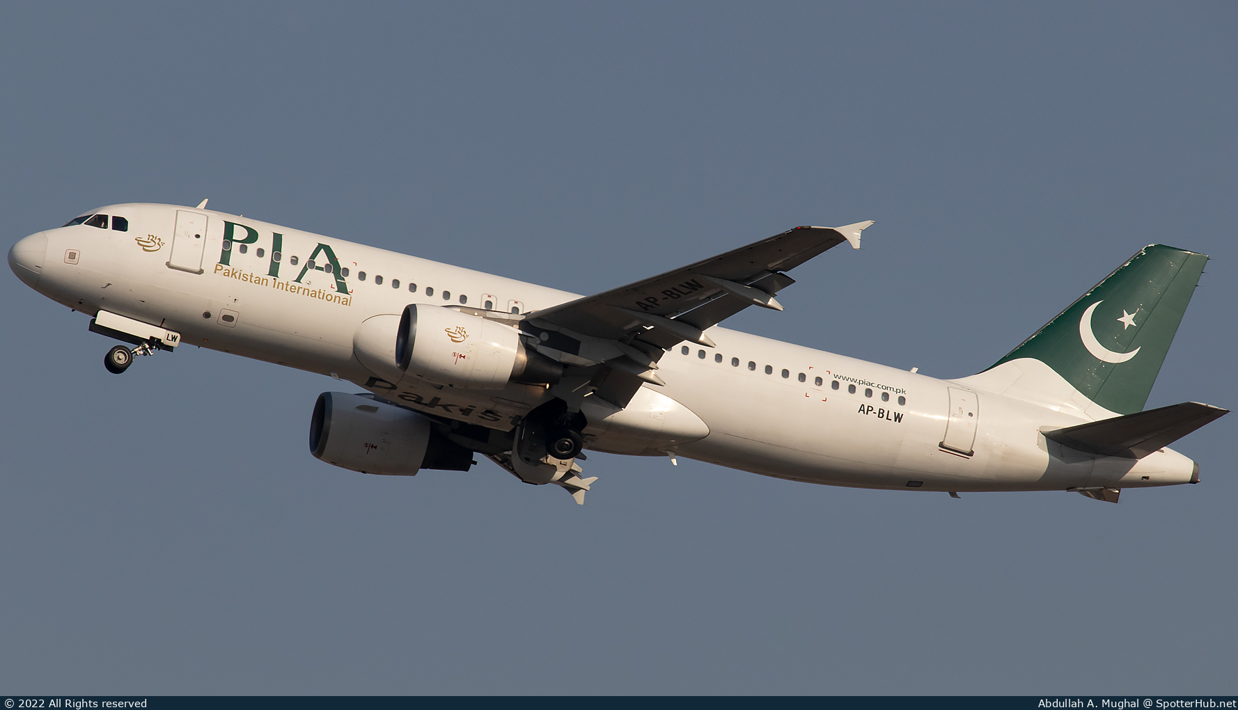 Photo of AP-BLW - Airbus A320-214 operated by PIA Pakistan International Airlines