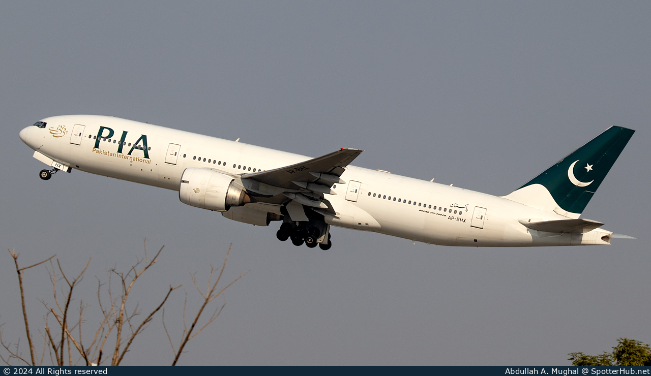 Photo of AP-BHX - Boeing 777-240(ER) operated by PIA Pakistan International Airlines