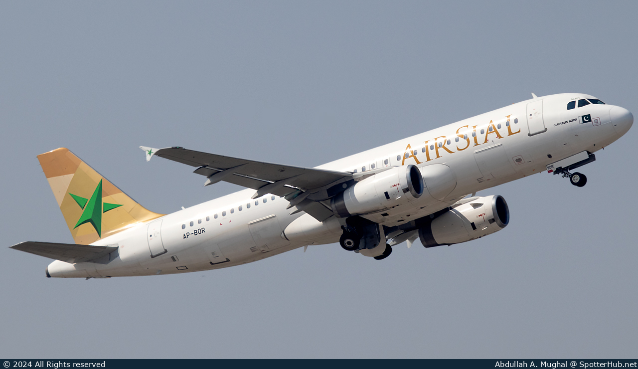 Photo of AP-BOR - Airbus A320-232 operated by AirSial