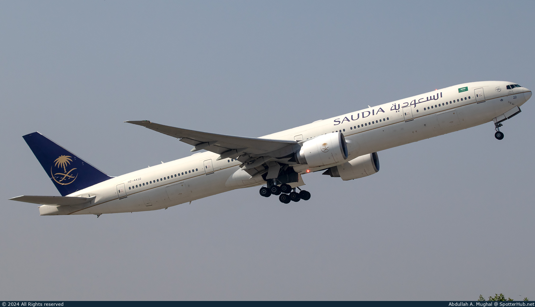 Photo of HZ-AK22 - Boeing 777-368(ER) operated by Saudia