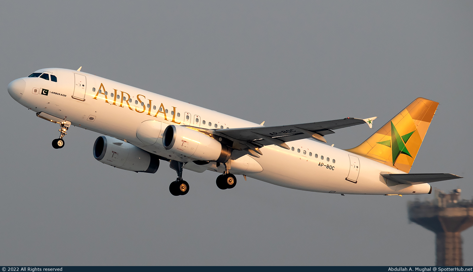Photo of AP-BOC - Airbus A320-233 operated by AirSial