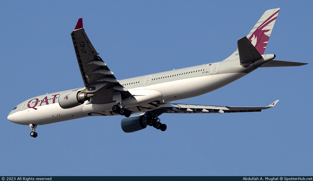 Photo of A7-AEJ - Airbus A330-302 operated by Qatar Airways