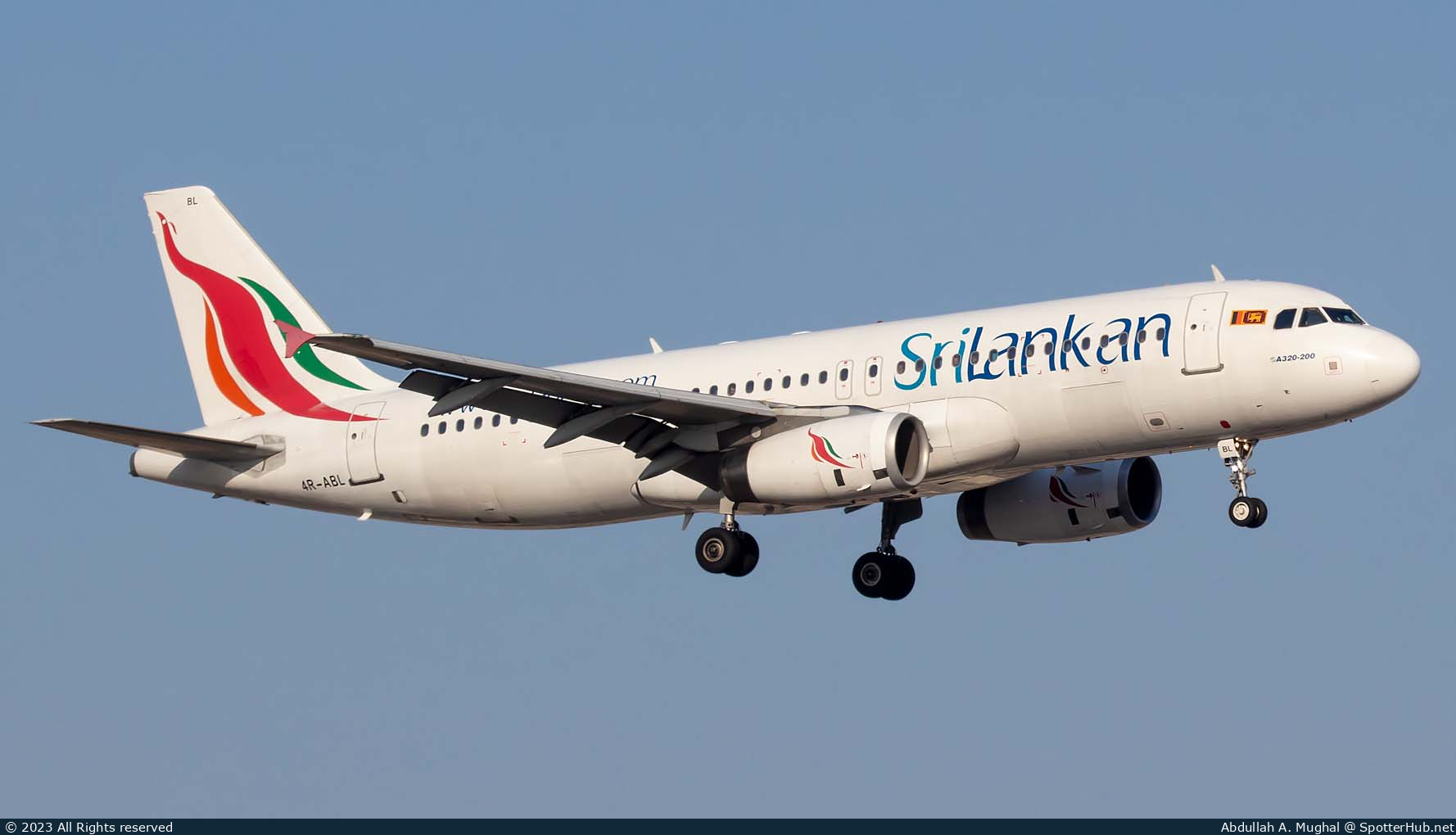 Photo of 4R-ABL - Airbus A320-232 operated by SriLankan Airlines