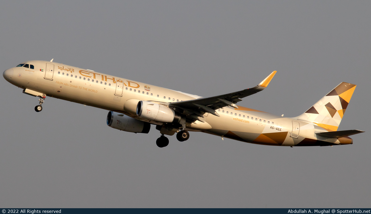 Photo of A6-AEE - Airbus A321-231 operated by Etihad Airways