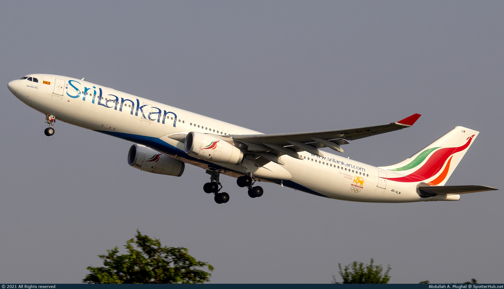 Photo of 4R-ALM - Airbus A330-343 operated by SriLankan Airlines