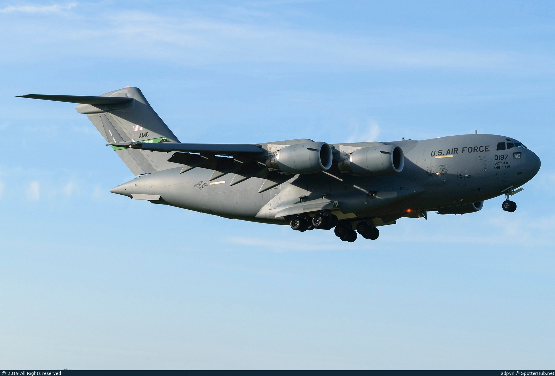 Photo of 01-0187 - Boeing C-17A Globemaster III operated by US Air Force