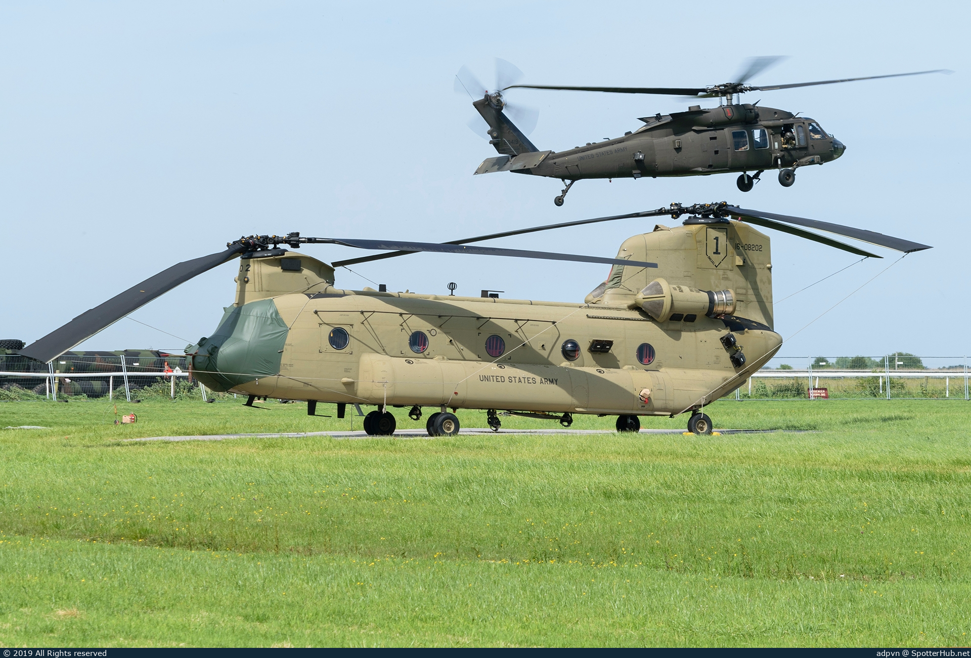Photo of 16-08202 - Boeing Vertol CH-47F Chinook operated by US Army