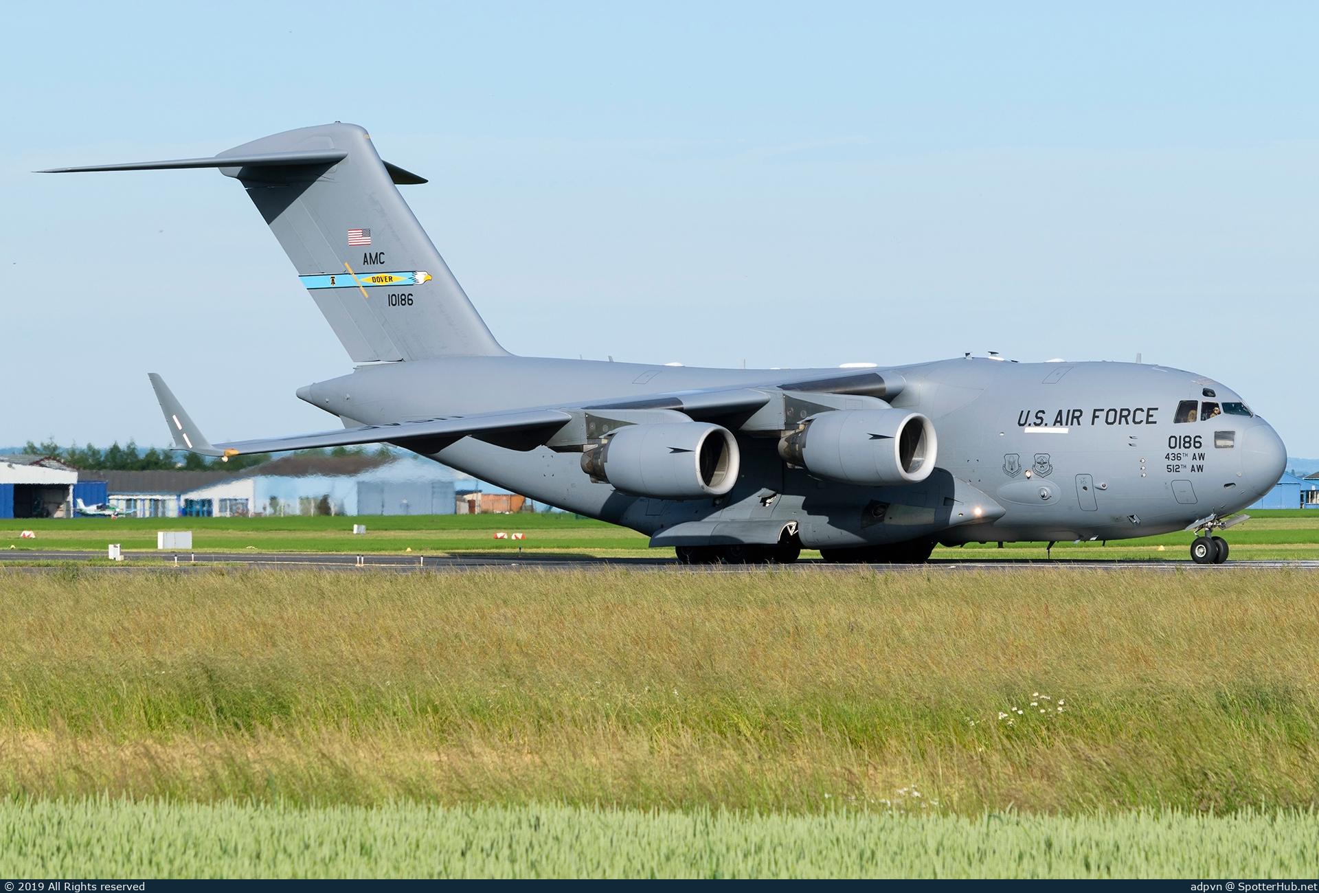 Photo of 01-0186 - Boeing C-17A Globemaster III operated by US Air Force