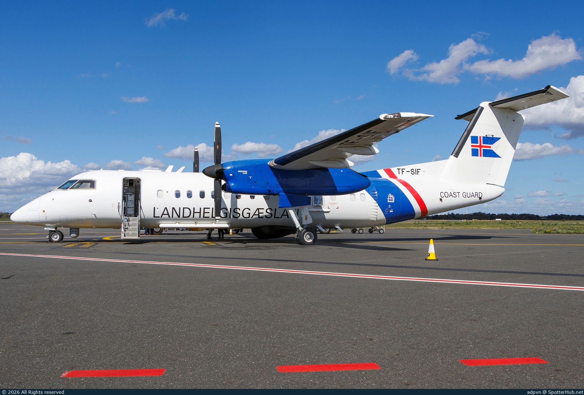 Photo of TF-SIF - Bombardier DHC-8-314 MPA operated by Icelandic Coast Guard - Landhelgisgæslan
