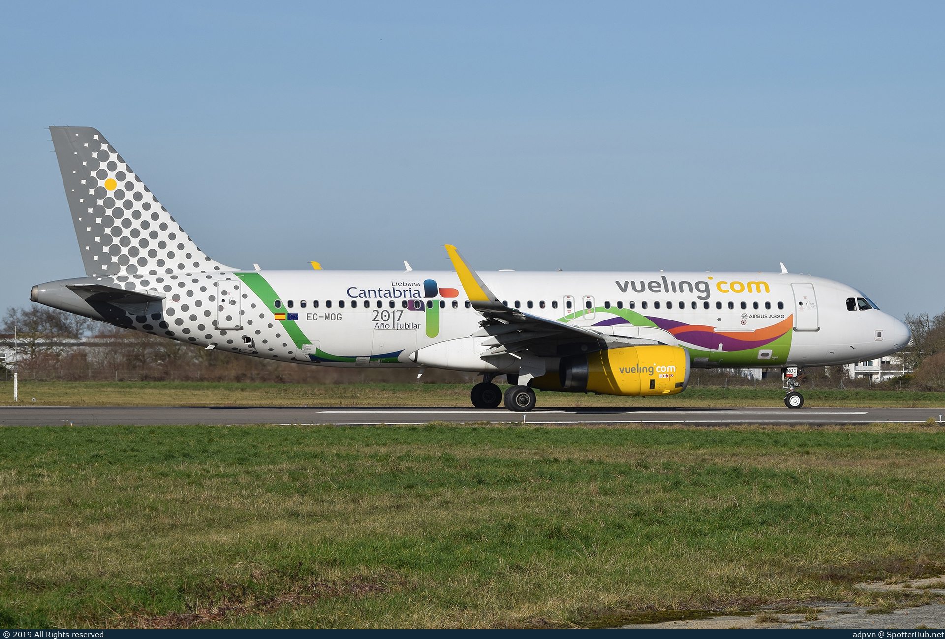 Photo of EC-MOG - Airbus A320-232 operated by Vueling