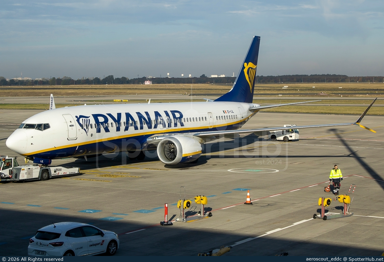Photo of EI-IJL - Boeing 737 MAX 8-200 operated by Ryanair