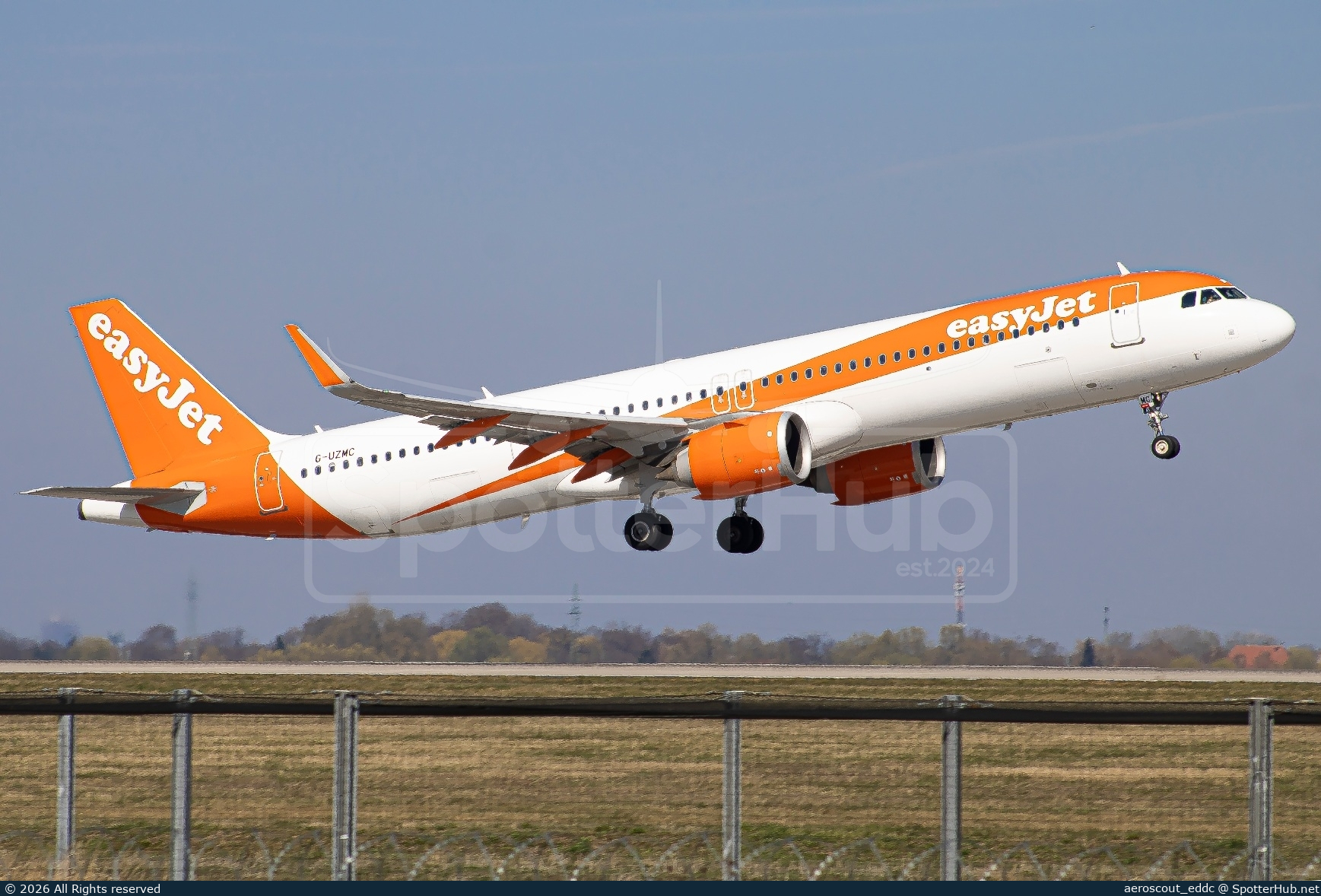 Photo of G-UZMC - Airbus A321-251NX operated by easyJet