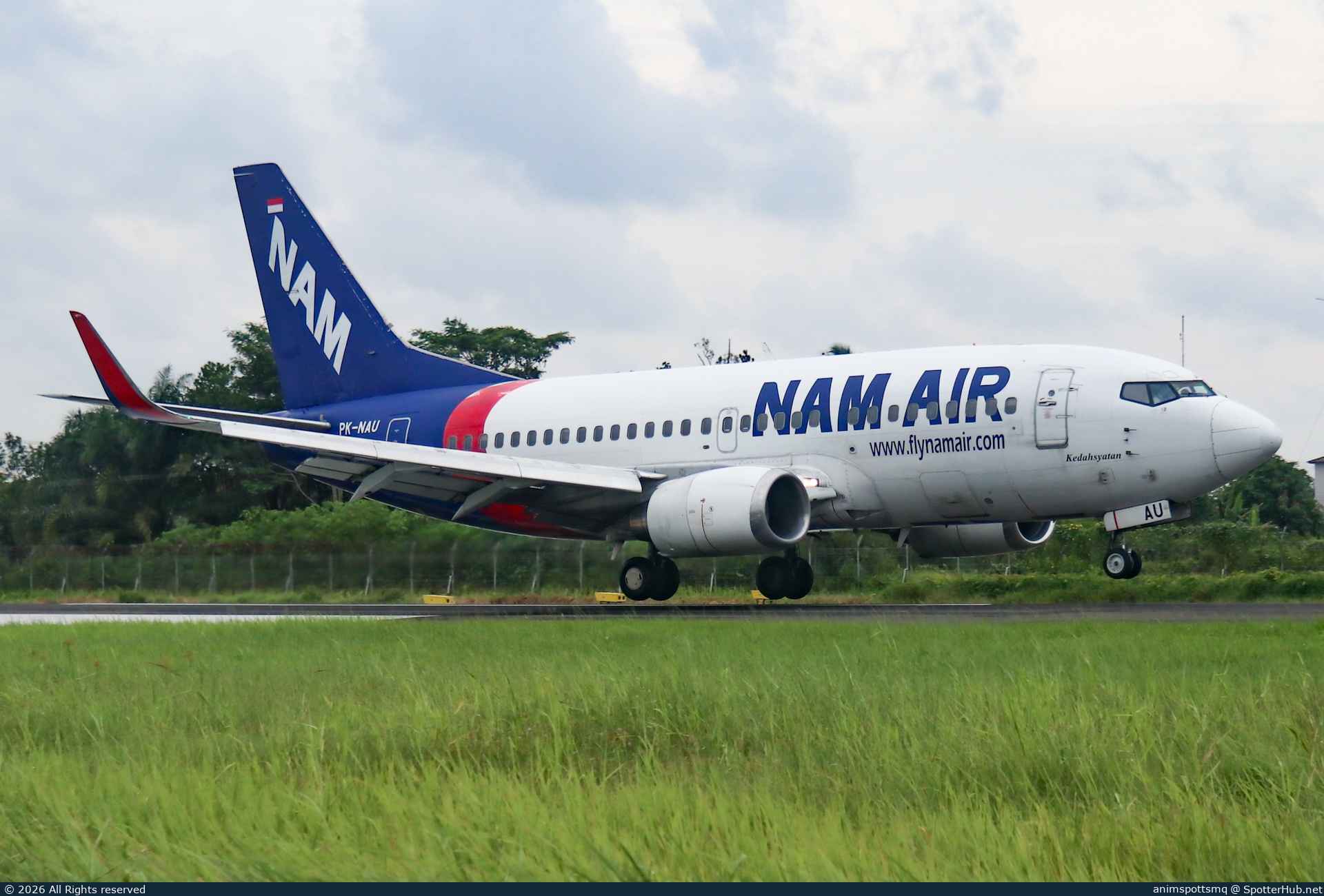 Photo of PK-NAU - Boeing 737-524 at H. Asan Airport