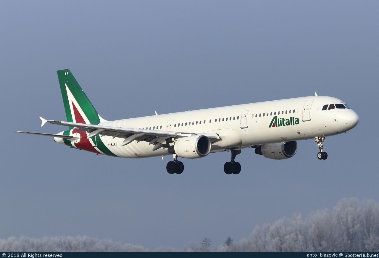 Photo of I-BIXP - Airbus A321-112 operated by Alitalia