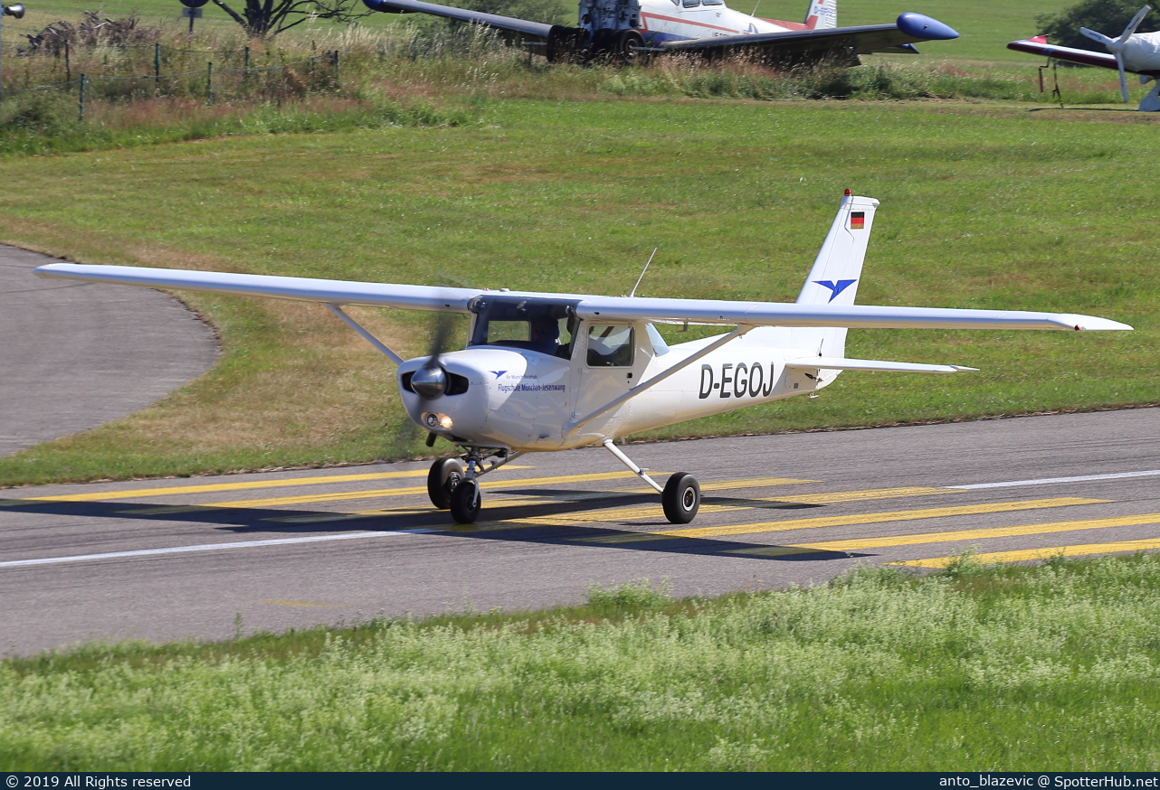 Photo of D-EGOJ - Reims-Cessna F152 operated by Air Munich Aviation - Flugschule Jesenwang