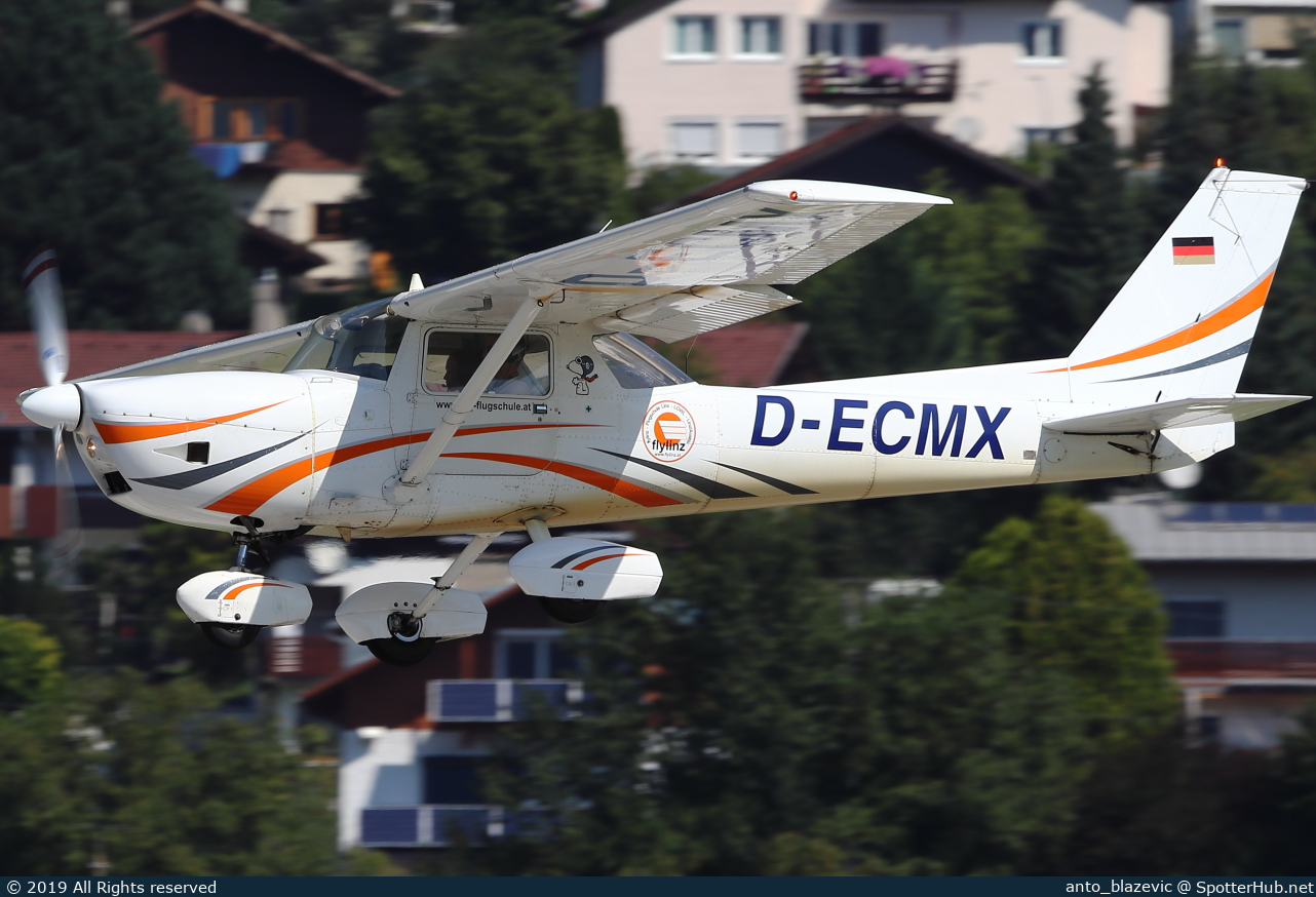 Photo of D-ECMX - Reims-Cessna F150M operated by flylinz