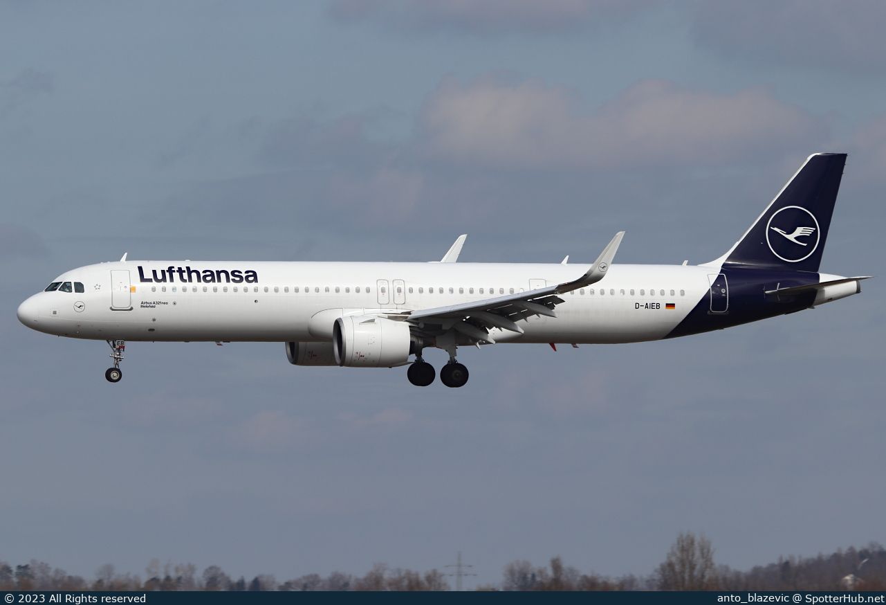 Photo of D-AIEB - Airbus A321-271NX operated by Lufthansa