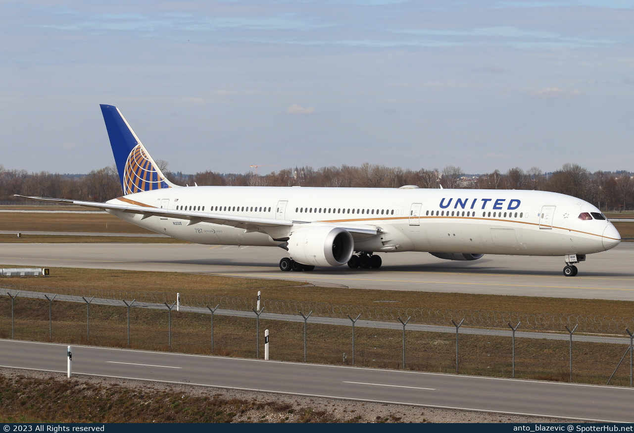 Photo of N12005 - Boeing 787-10 Dreamliner operated by United Airlines