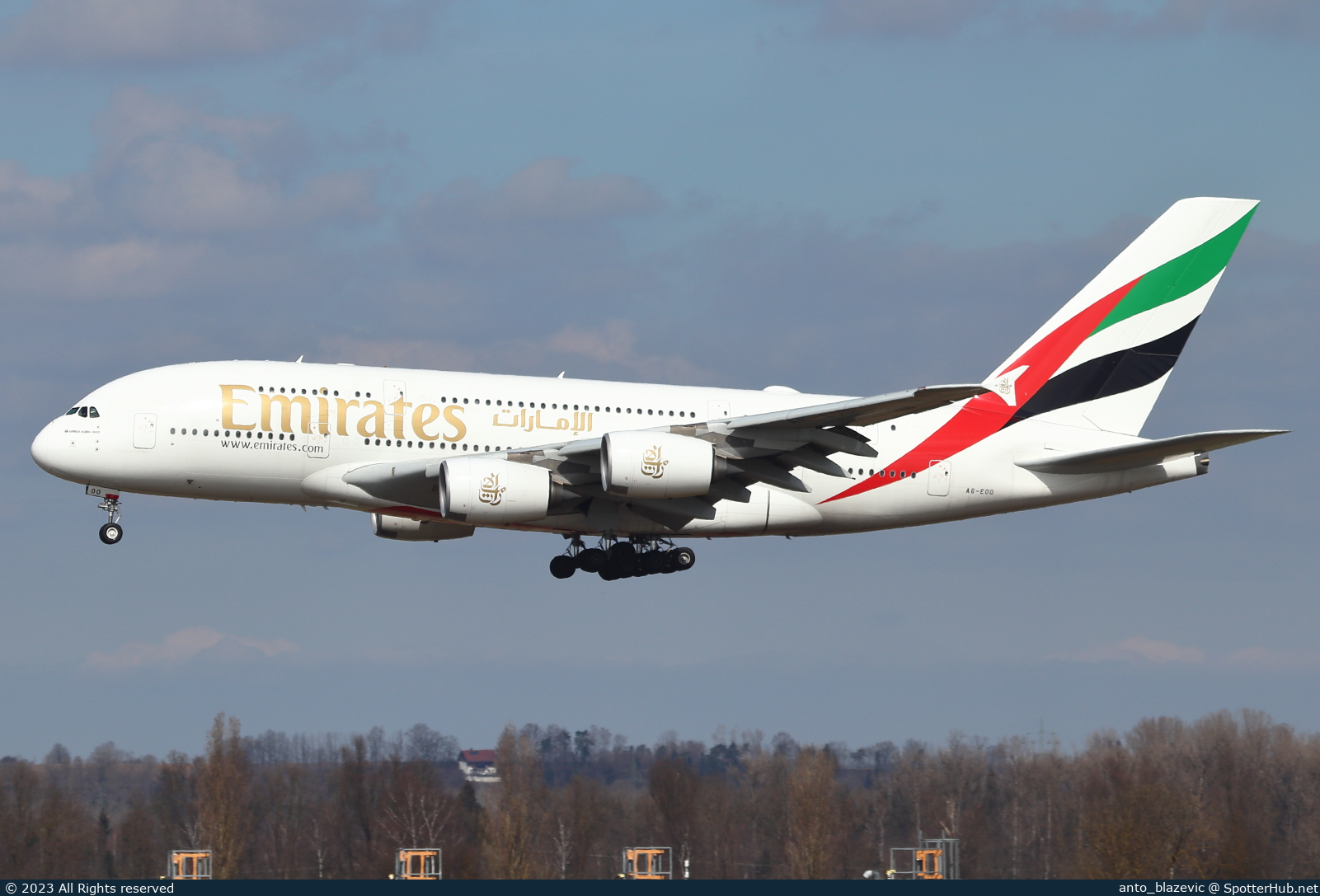 Photo of A6-EOO - Airbus A380-861 operated by Emirates