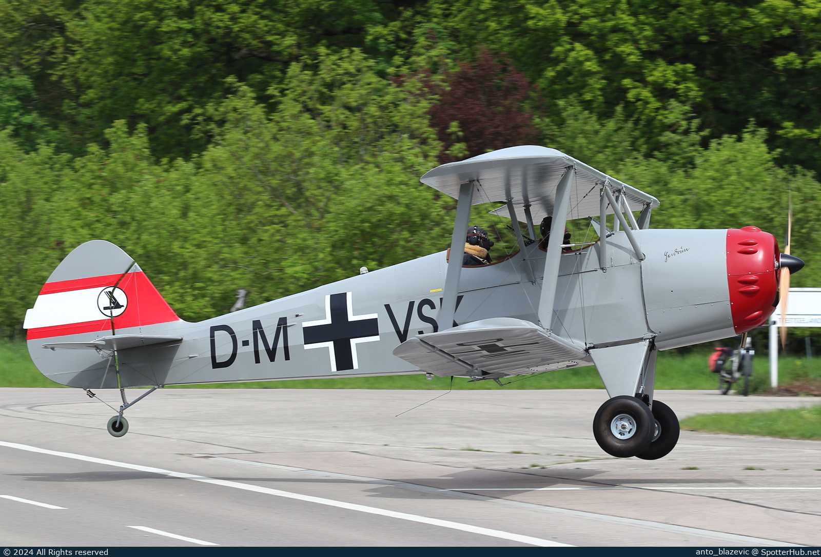Photo of D-MVSK - Platzer Kiebitz B operated by Private