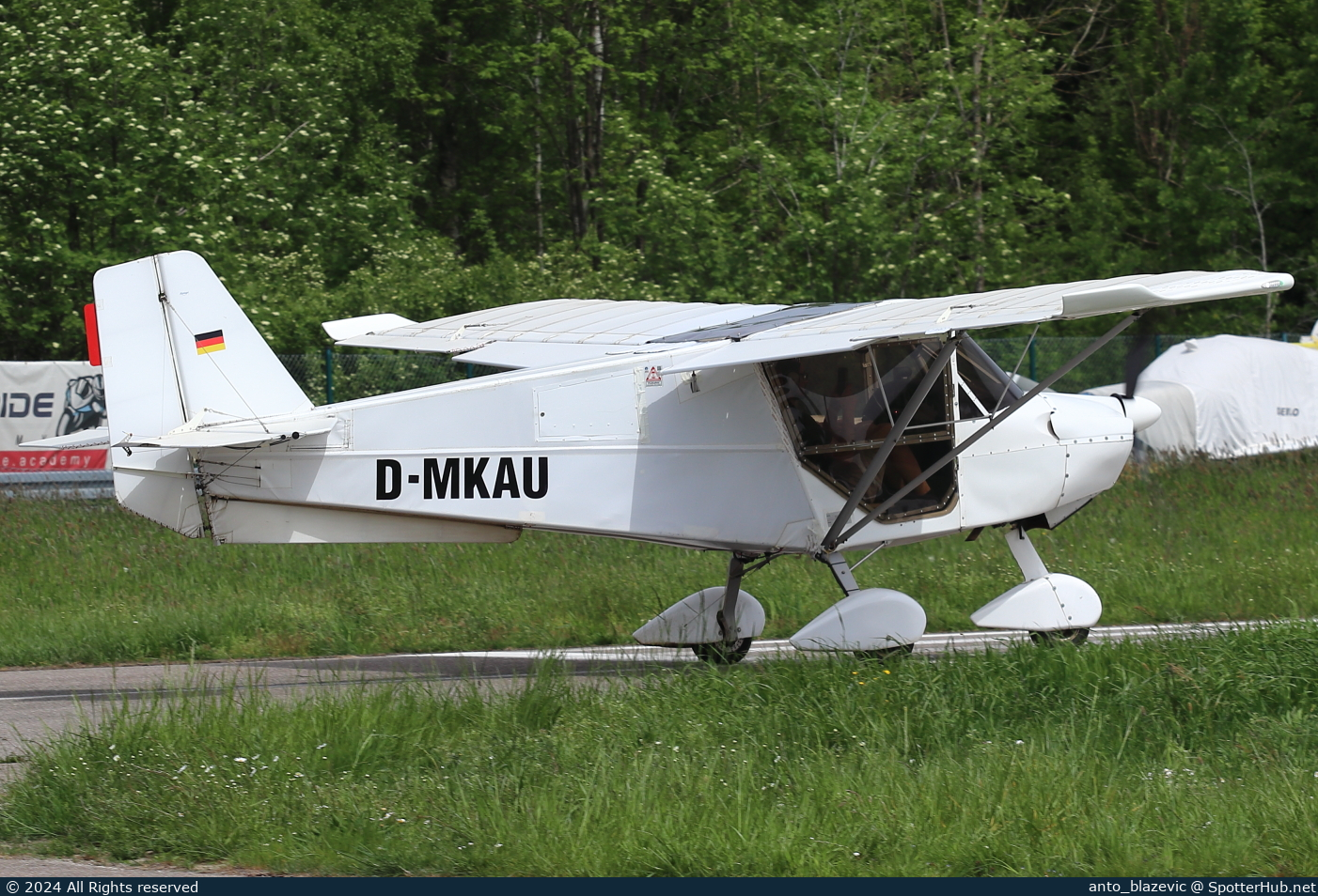 Photo of D-MKAU - Best Off SkyRanger Swift operated by Private