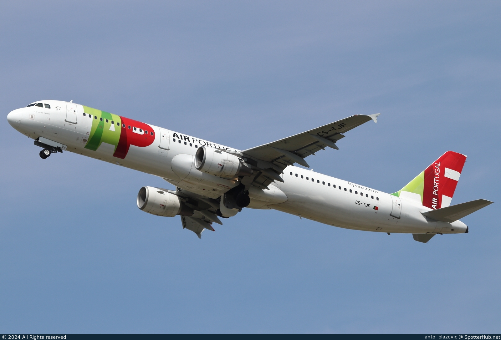 Photo of CS-TJF - Airbus A321-211 operated by TAP Air Portugal