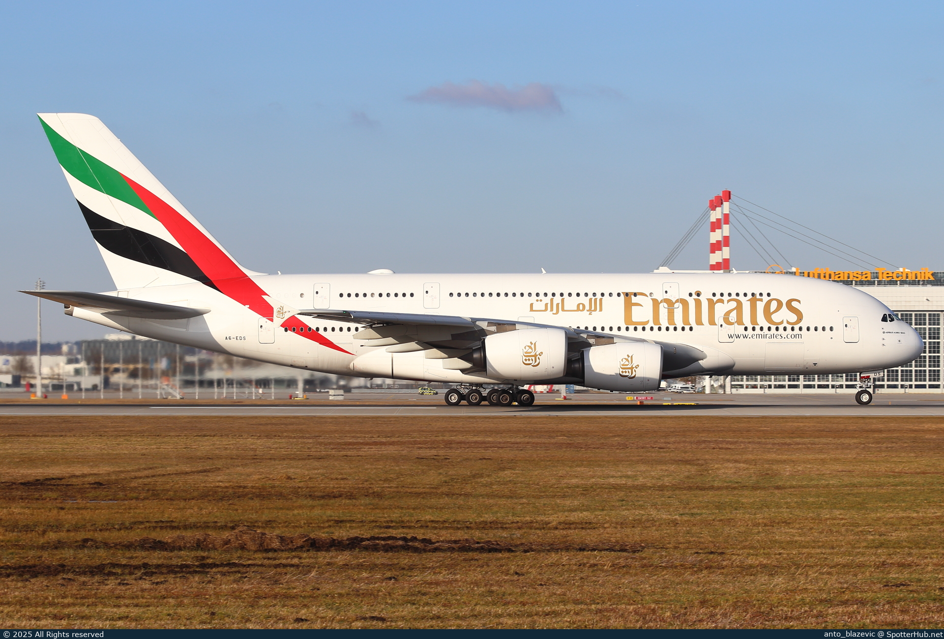 Photo of A6-EDS - Airbus A380-861 operated by Emirates