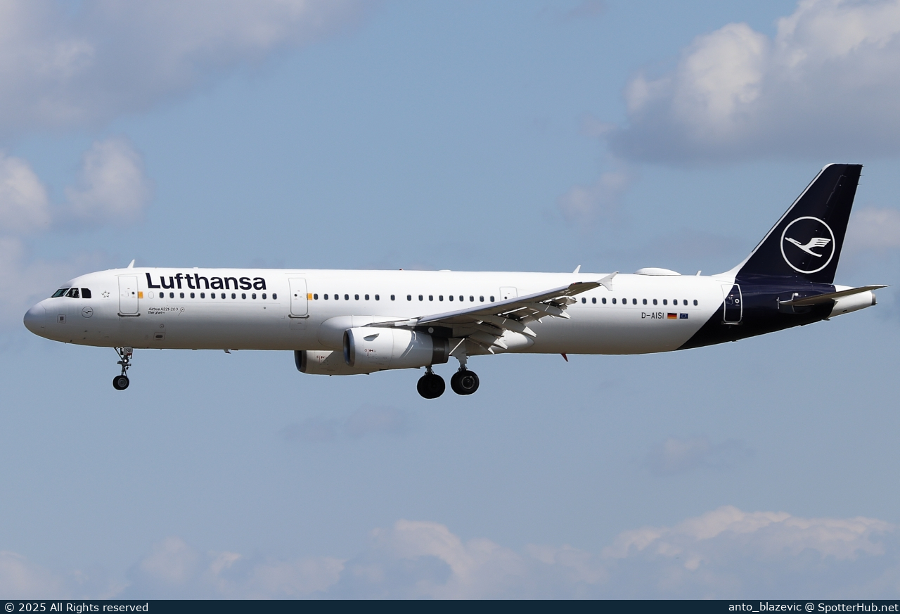 Photo of D-AISI - Airbus A321-231 operated by Lufthansa