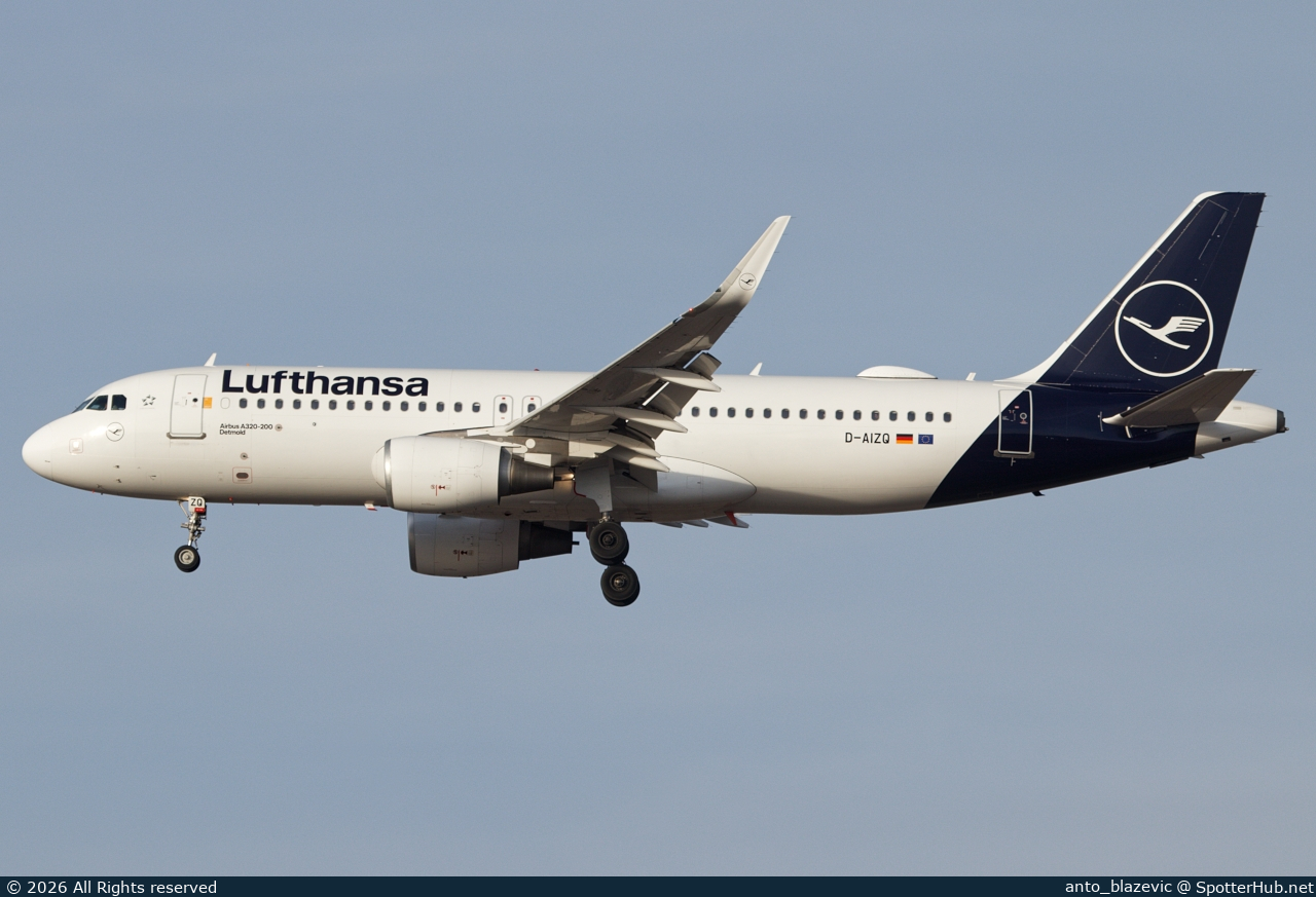 Photo of D-AIZQ - Airbus A320-214 operated by Lufthansa