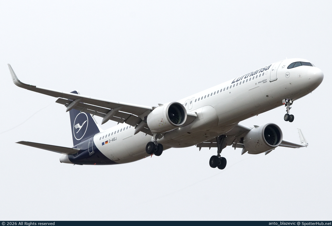 Photo of D-AIEJ - Airbus A321-271NX operated by Lufthansa