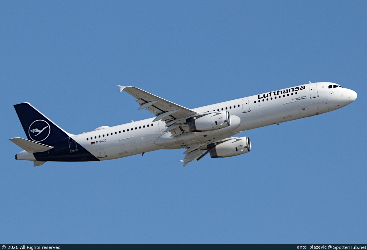 Photo of D-AIDD - Airbus A321-231 operated by Lufthansa