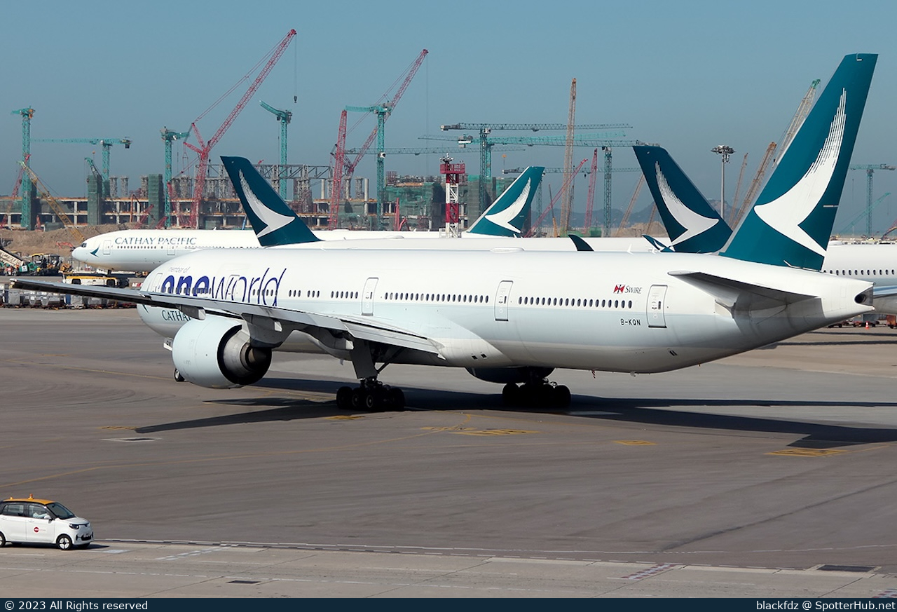 Photo of B-KQN - Boeing 777-367(ER) operated by Cathay Pacific Airways