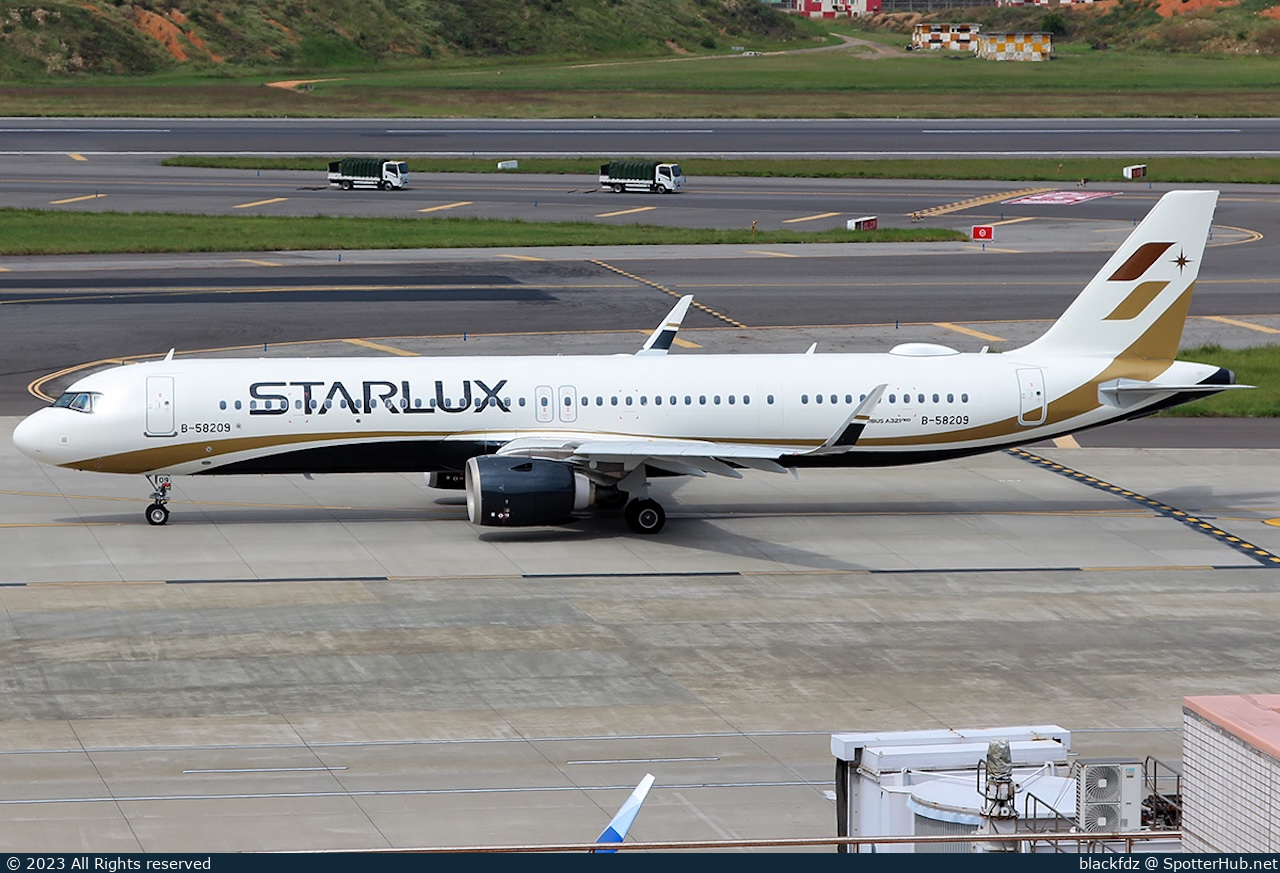 Photo of B-58209 - Airbus A321-252NX operated by Starlux