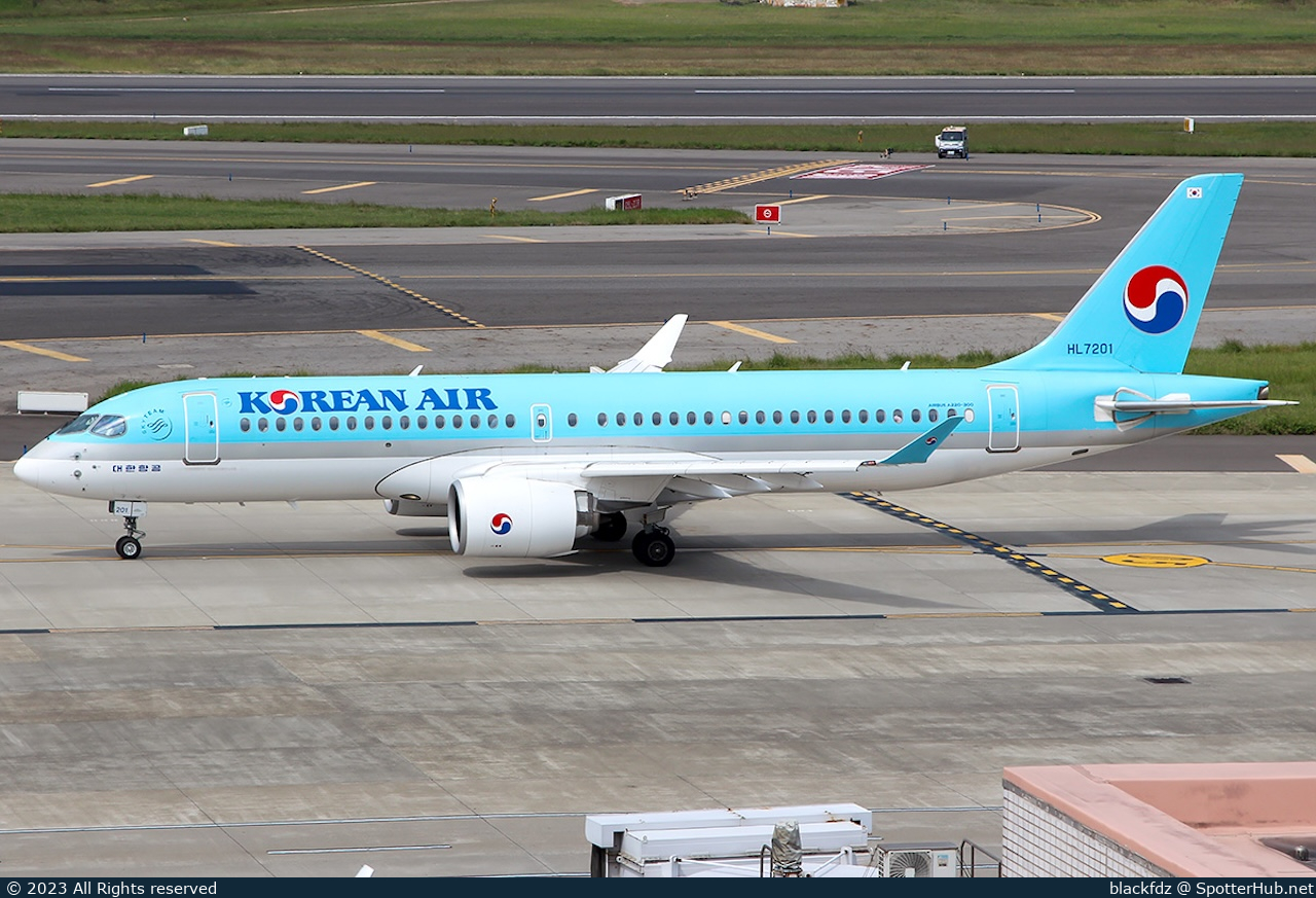 Photo of HL7201 - Airbus A220-300 operated by Korean Air