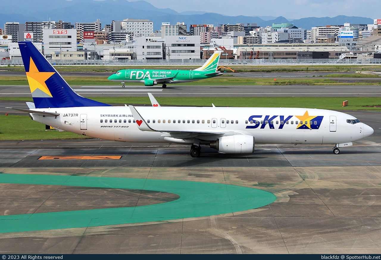Photo of JA737R - Boeing 737-86N operated by Skymark Airlines