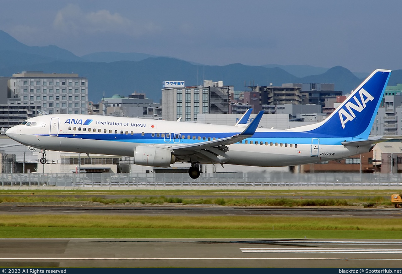 Photo of JA76AN - Boeing 737-881 operated by ANA All Nippon Airways (opb ANA Wings)