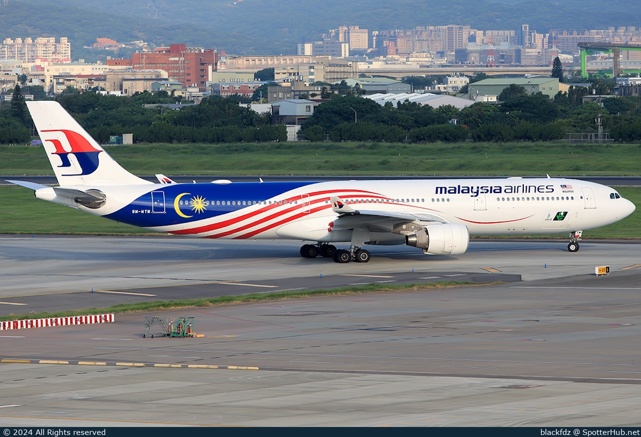 Photo of 9M-MTM - Airbus A330-323 operated by Malaysia Airlines