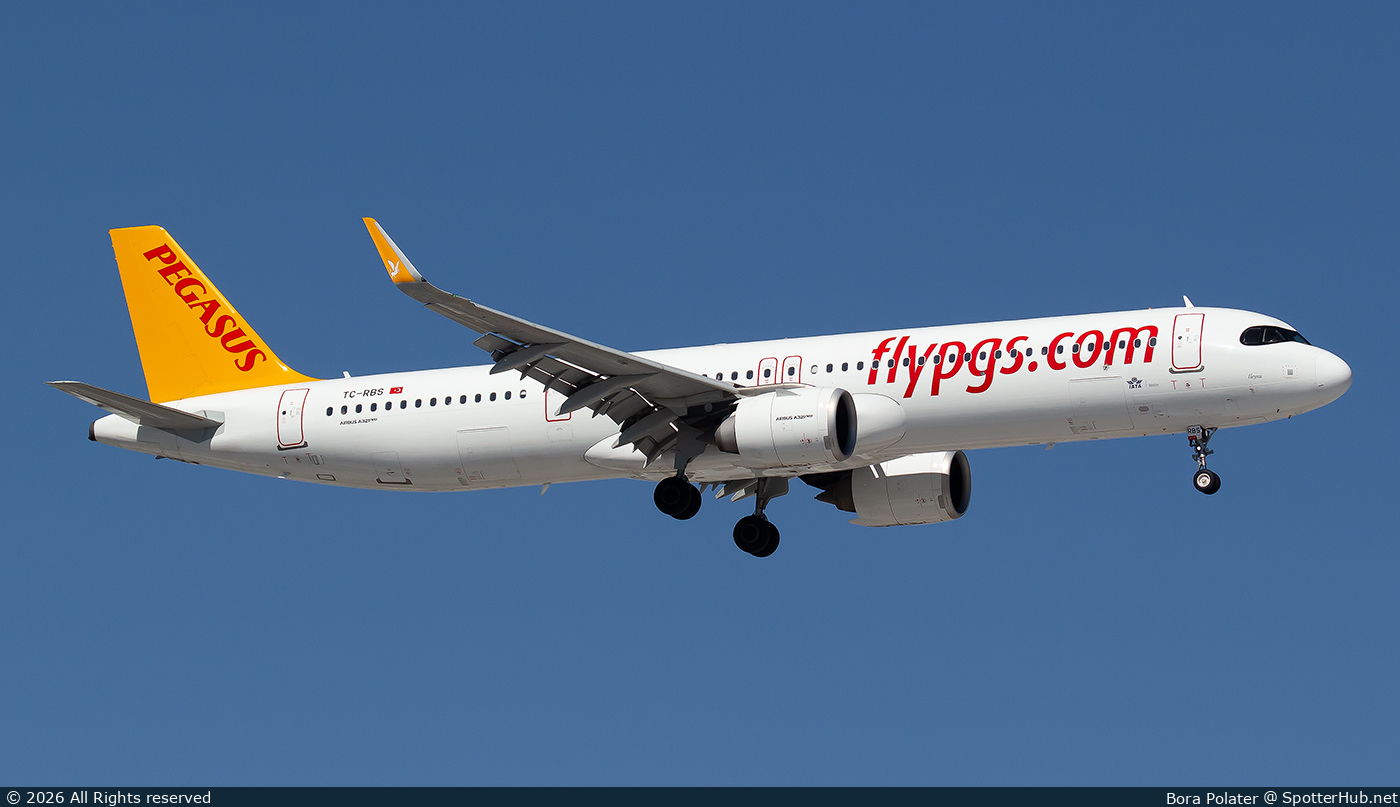 Photo of TC-RBS - Airbus A321-251NX operated by Pegasus Airlines