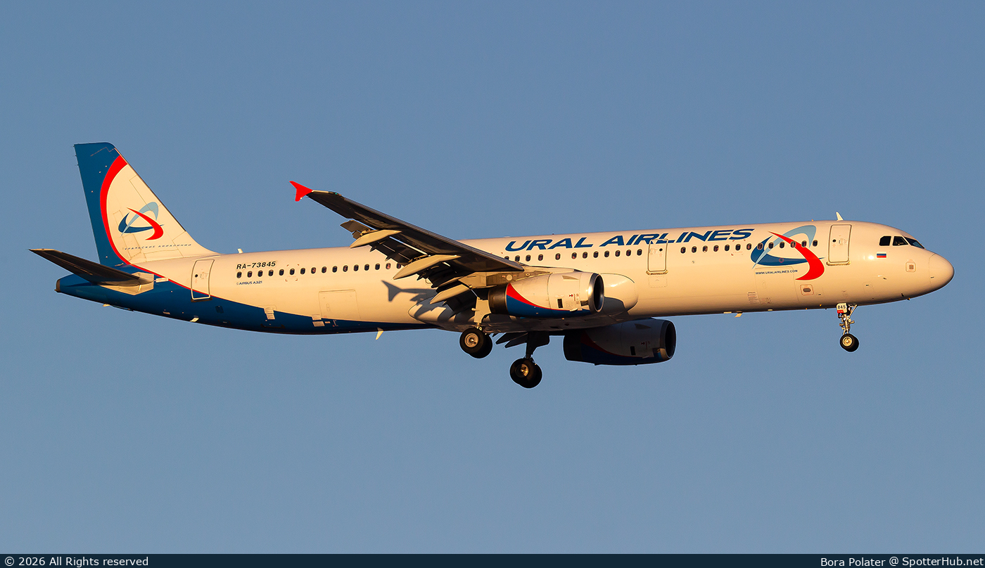 Photo of RA-73845 - Airbus A321-231 operated by Ural Airlines