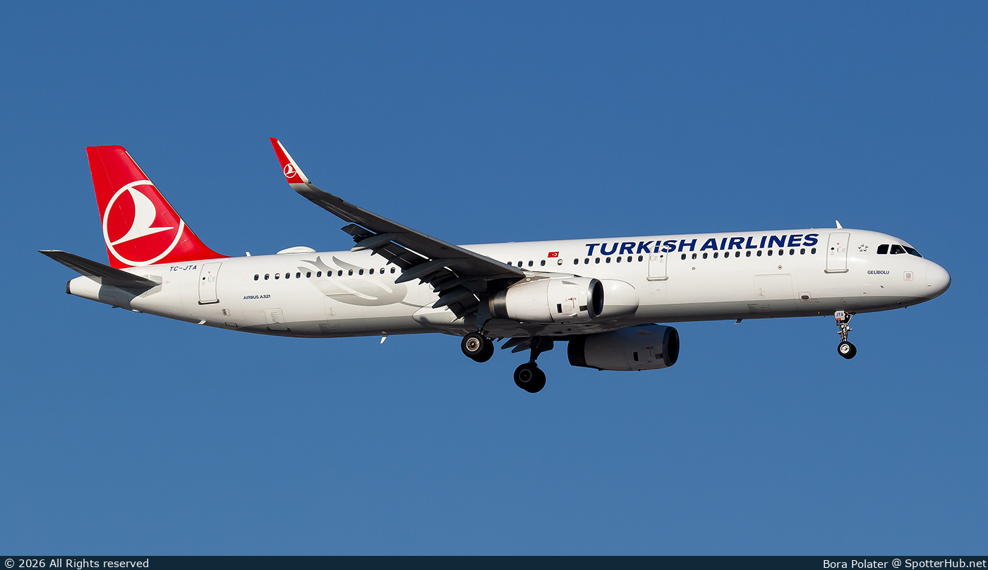 Photo of TC-JTA - Airbus A321-231 operated by Turkish Airlines