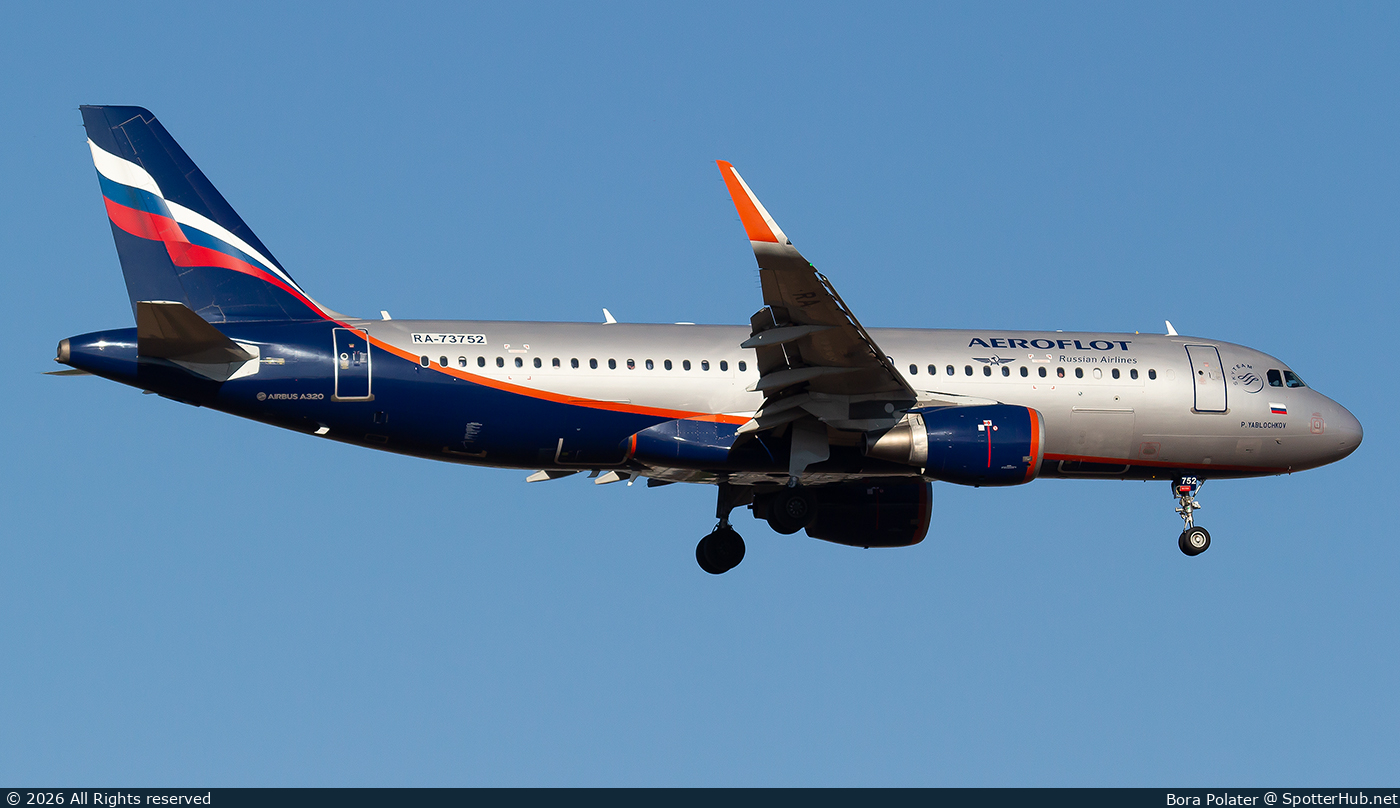 Photo of RA-73752 - Airbus A320-214 operated by Aeroflot
