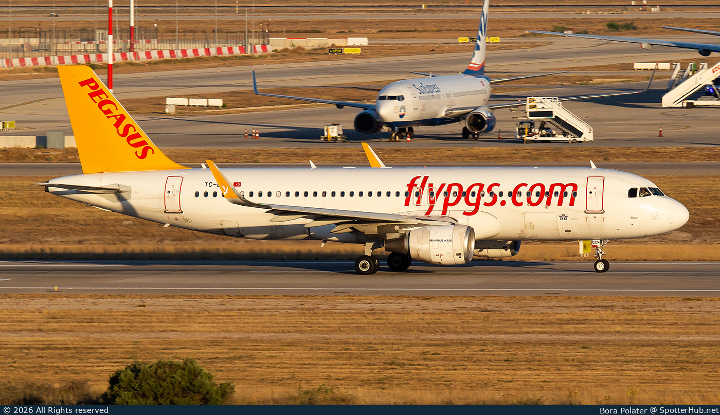 Photo of TC-DCM - Airbus A320-214 operated by Pegasus Airlines