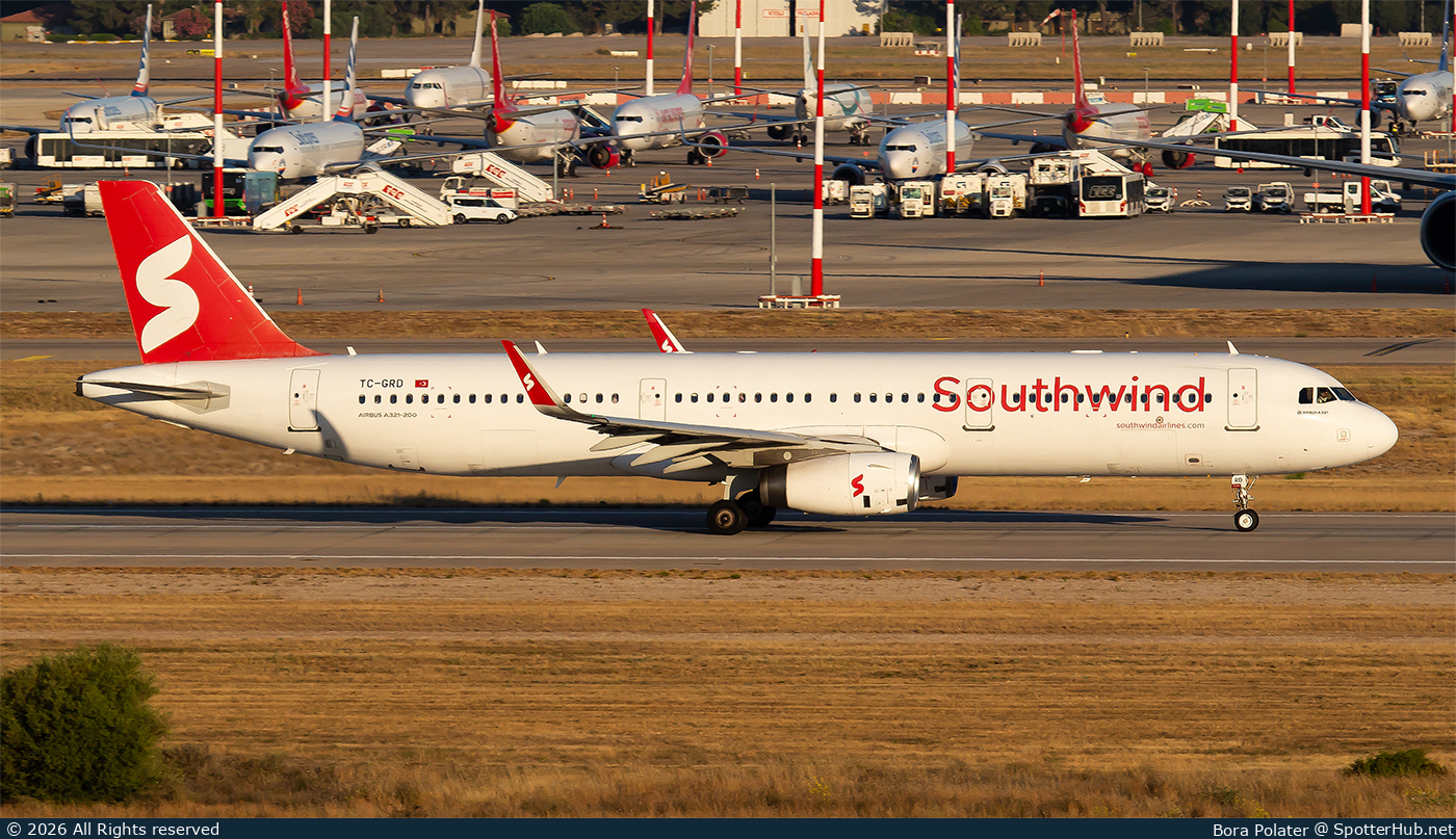 Photo of TC-GRD - Airbus A321-231 operated by Southwind Airlines